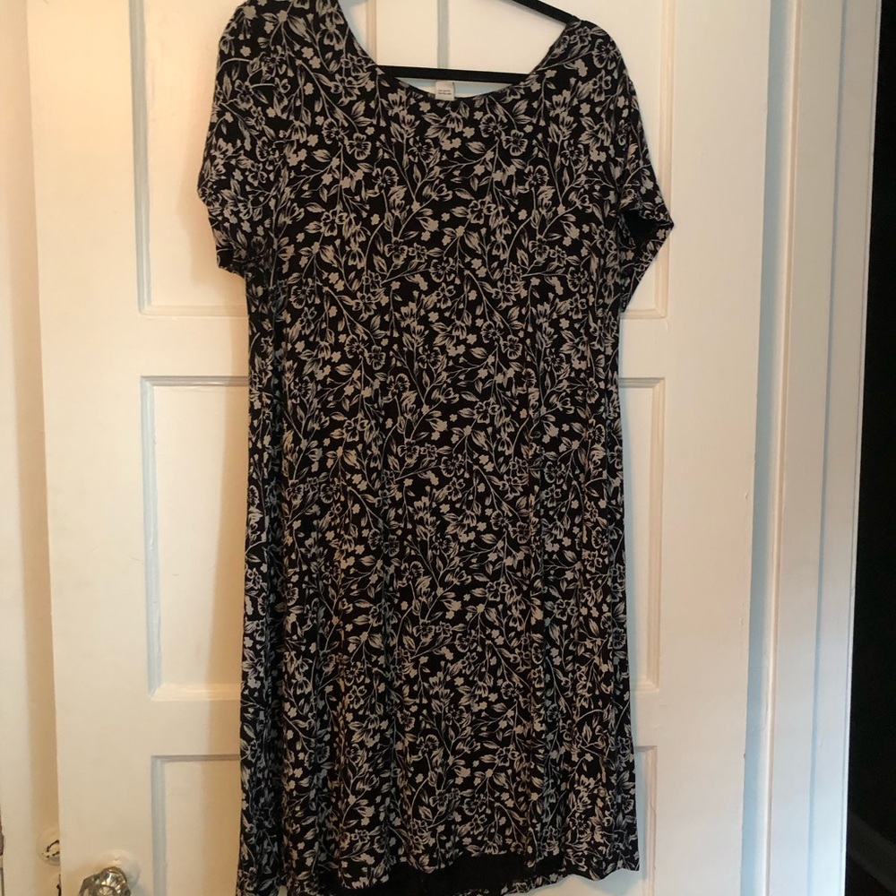 Old Navy Floral Black and White A-Line Dress